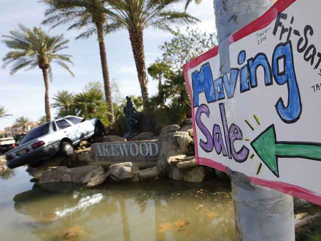 Car lands on Lakewood fountain